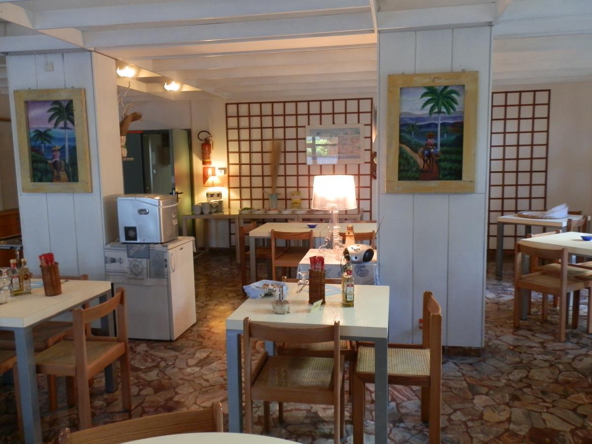Hotel Antille Marina Romea Bagian luar foto